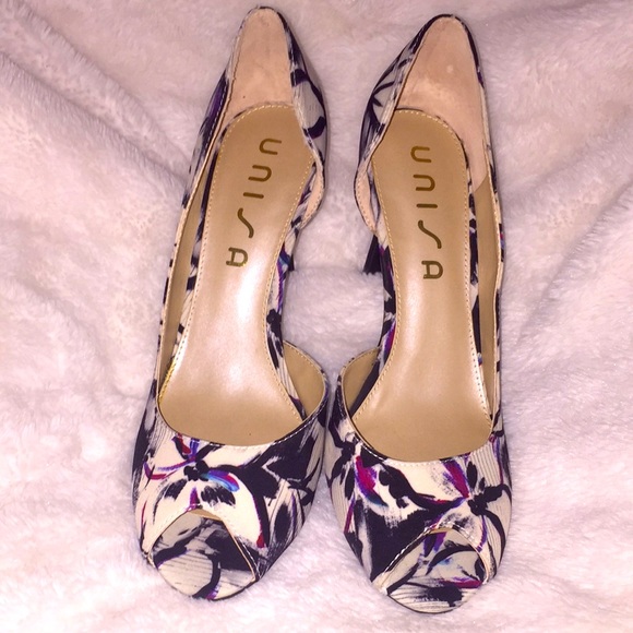 NWOT Unisa Floral Peep Toe Pumps - Picture 2 of 6